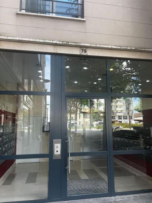 Un Charmant Studio Pres Tramway ثيس المظهر الخارجي الصورة